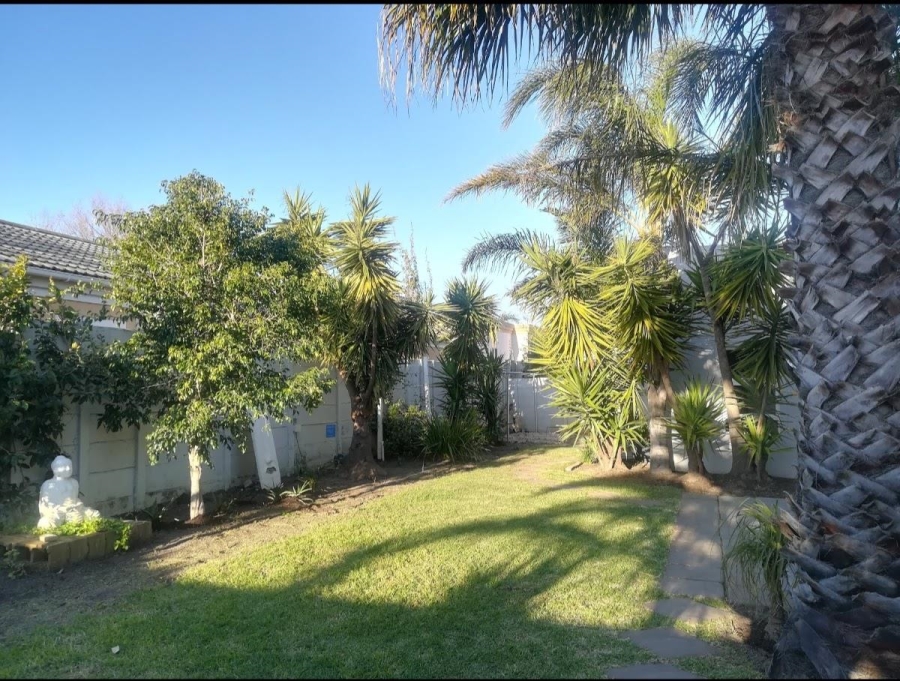 5 Bedroom Property for Sale in Parklands Western Cape